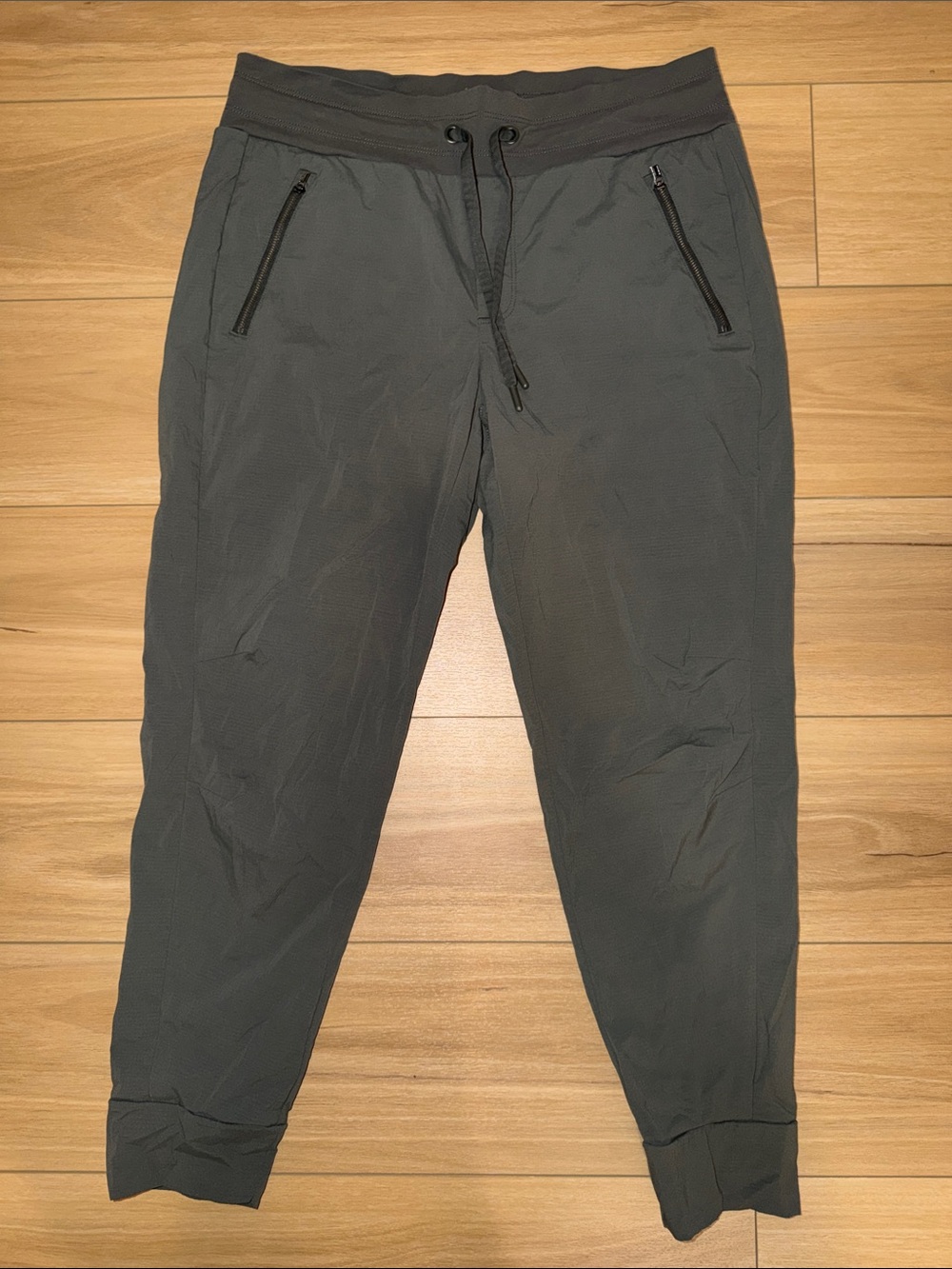 Athleta Women’s Charcoal Gray Jogger Pants with Zip Pockets